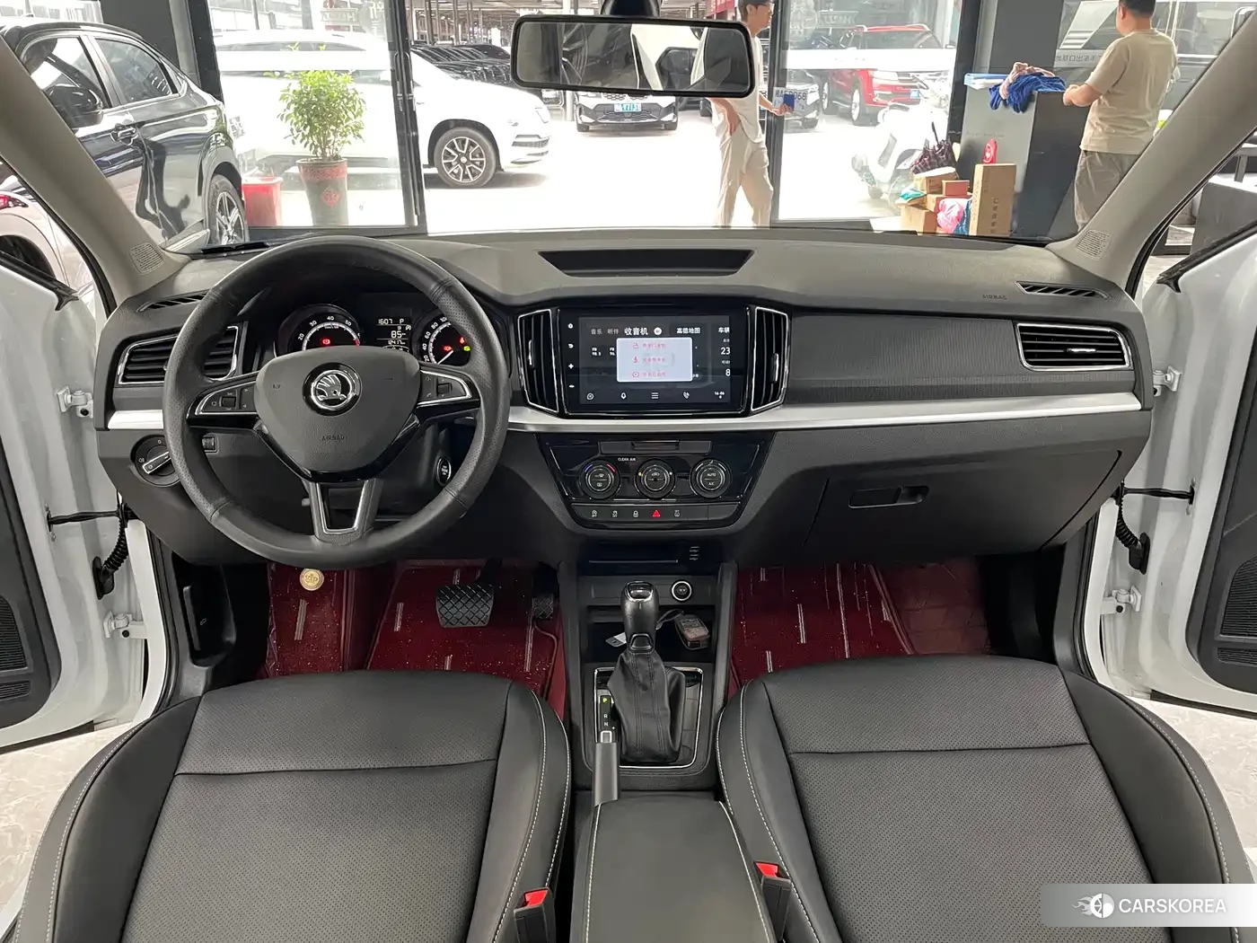 Skoda Komick 2023 Белый из Китая, фото 3