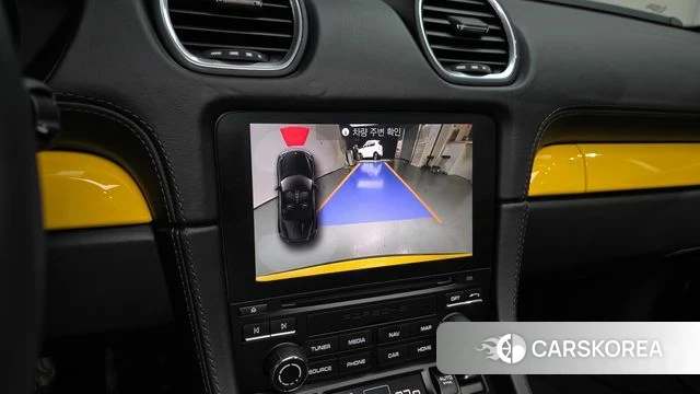 Porsche 718 Boxster 2021 Желтый из Кореи, фото 3