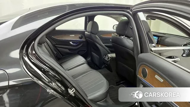 Mercedes-Benz E-Class W213 2019 Черный из Кореи, фото 3