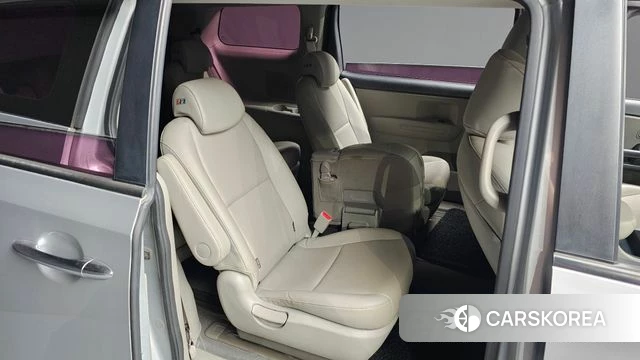 Kia The New Carnival 2018 Серебряный из Кореи, фото 3