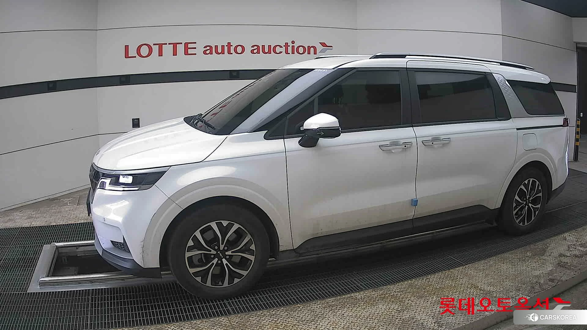 Kia Carnival 2022 Белый из Кореи, фото 3