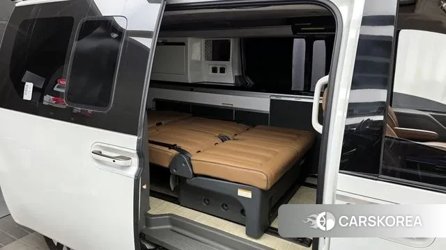 Hyundai Staria 2023 Белый из Кореи, фото 3