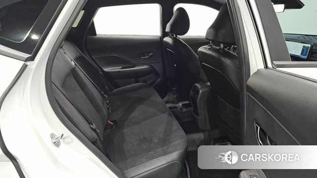 Hyundai Kona (SX2) 2024 Белый из Кореи, фото 3