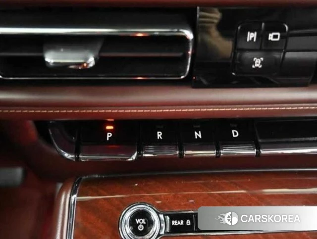Lincoln Aviator 2nd generation 2022 Белый из Кореи, фото 3