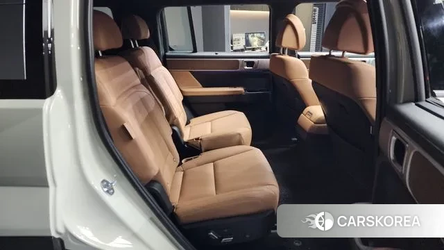 Hyundai Santa Fe (MX5) 2023 Серебряный из Кореи, фото 3