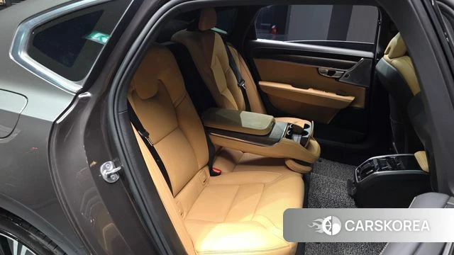 Volvo S90 2022 Коричневый из Кореи, фото 3