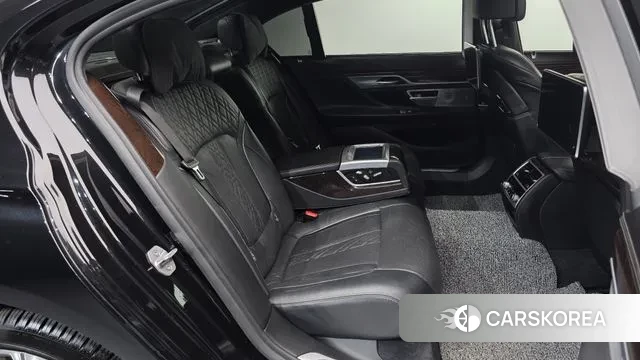 BMW 7 Series (G11) 2018 Черный из Кореи, фото 3