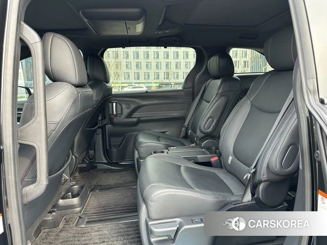 Toyota Grevia 2023 Черный из Китая, фото 3