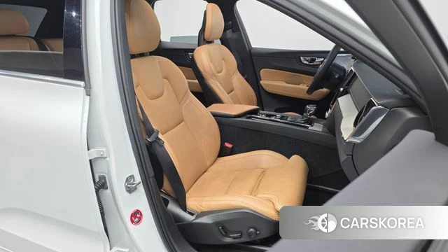 Volvo XC60 second Generation 2018 Белый из Кореи, фото 3