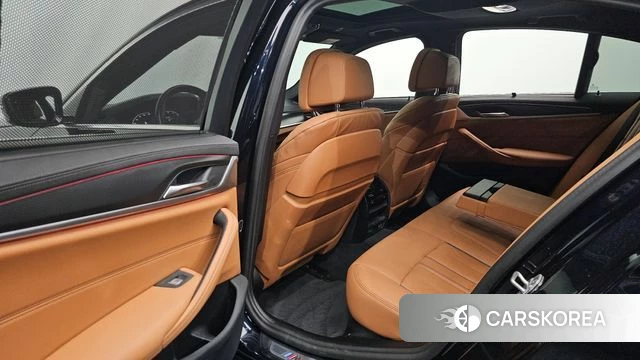 BMW 5 Series (G30) 2023 Черный из Кореи, фото 3