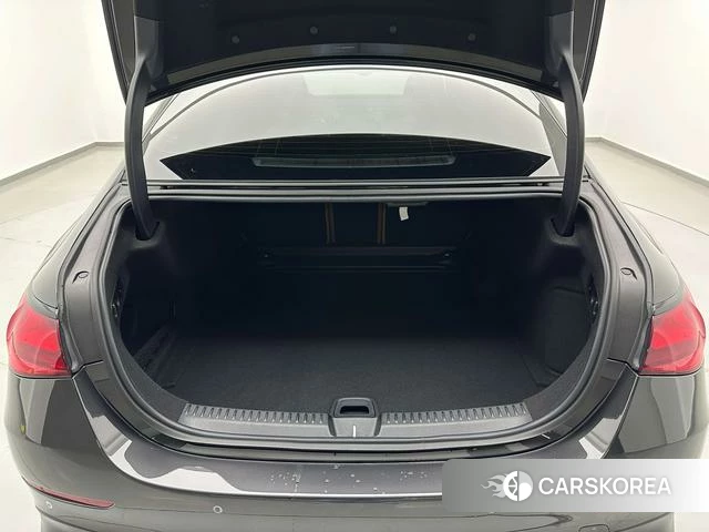 Mercedes-Benz E-class (imported) 2025 Черный из Китая, фото 3