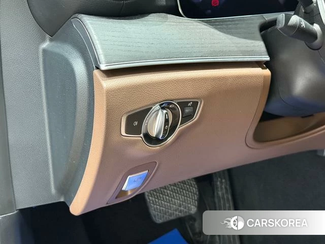 Mercedes-Benz E-class 2021 Черный из Китая, фото 3