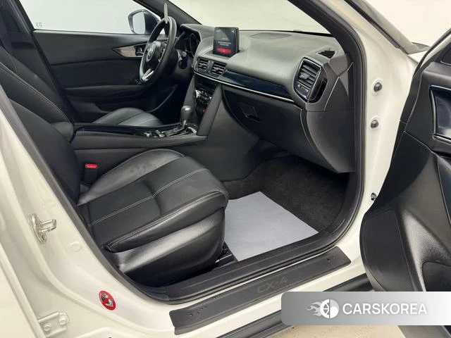 Mazda CX-4 2021 Белый из Китая, фото 3