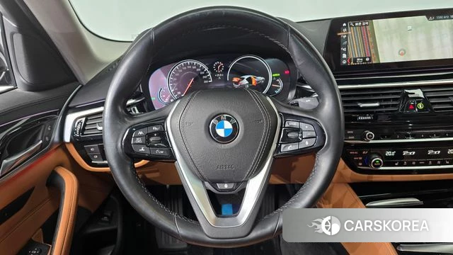 BMW 5 Series (G30) 2018 Серый из Кореи, фото 3