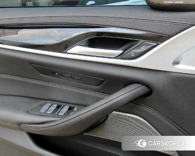 BMW 5 Series (G30) 2023 Белый из Кореи, фото 3