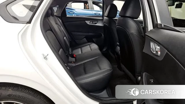 Kia The New K3 2nd generation 2021 Белый из Кореи, фото 3