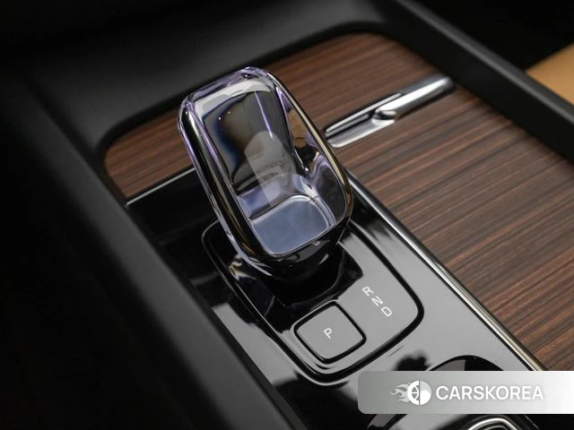 Volvo S60 3rd generation 2024 Белый из Кореи, фото 3