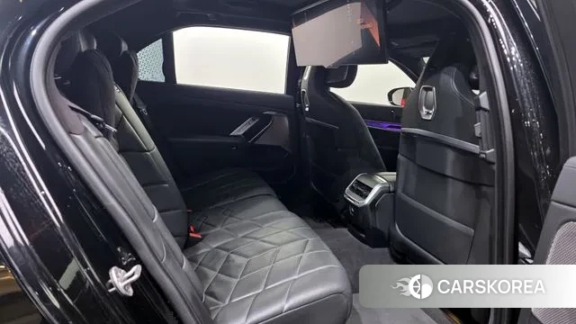 BMW 7 Series (G70) 2023 Черный из Кореи, фото 3