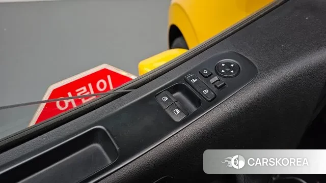 Hyundai Staria 2022 Желтый из Кореи, фото 3