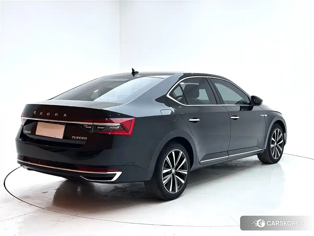 Skoda Superb 2023 Черный из Китая, фото 3