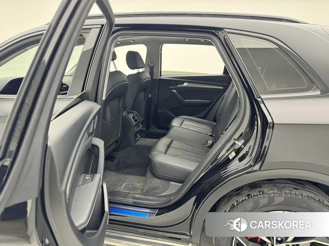 Audi Q5L 2022 Черный из Китая, фото 3