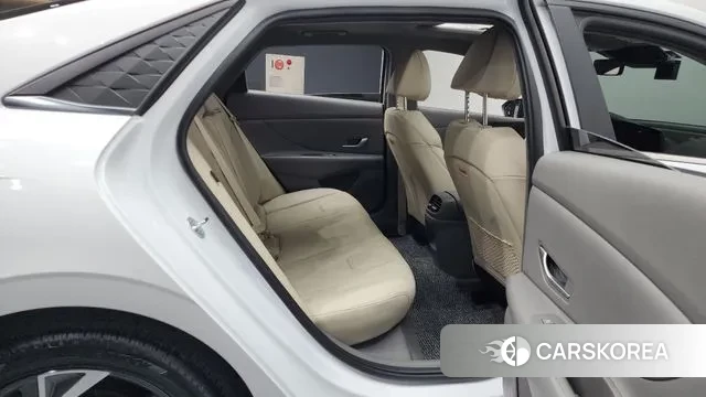 Hyundai The New Avante (CN7) 2023 Белый из Кореи, фото 3