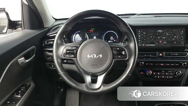 Kia Niro Plus 2022 Белый из Кореи, фото 3