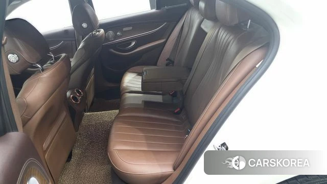 Mercedes-Benz E-Class W213 2018 Белый из Кореи, фото 3