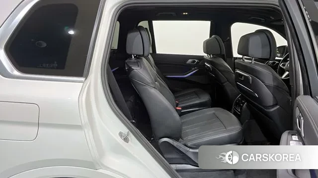 BMW X7 (G07) 2024 Белый из Кореи, фото 3