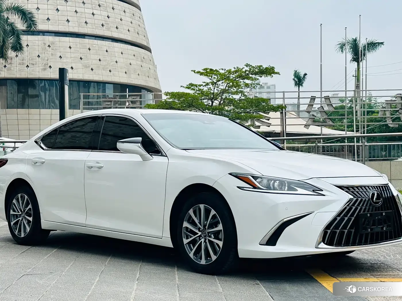 Lexus ES 2023 Белый из Китая, фото 3