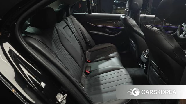 Mercedes-Benz E-Class W213 2018 Черный из Кореи, фото 3