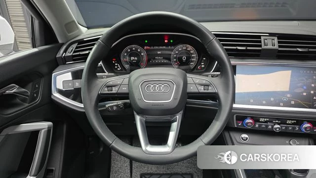 Audi Q3 (F3) 2023 Белый из Кореи, фото 3