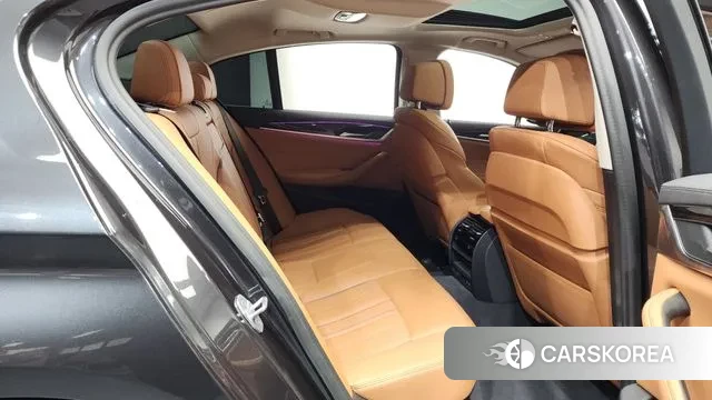 BMW 5 Series (G30) 2020 Серый из Кореи, фото 3