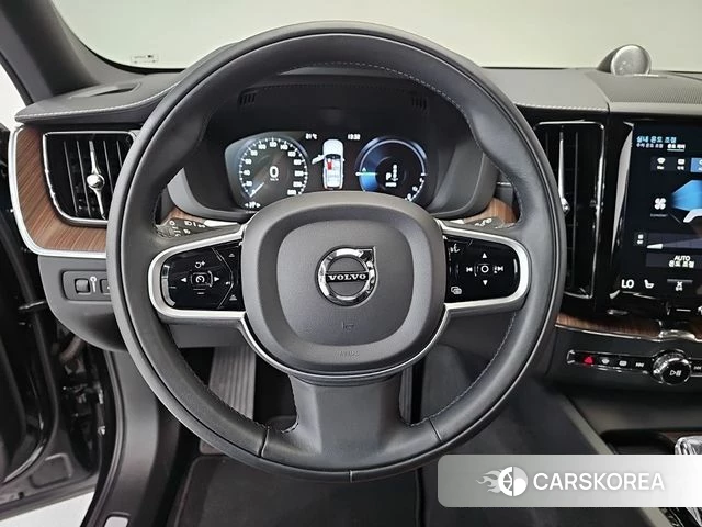 Volvo XC60 second Generation 2021 Черный из Кореи, фото 3