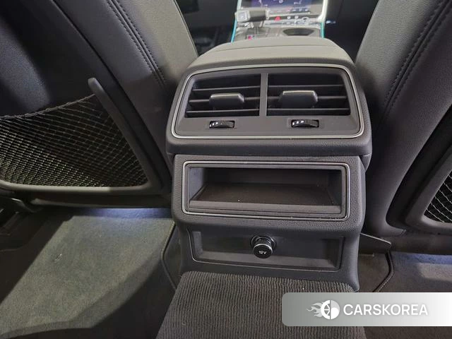 Audi A6 (import) 2024 Черный из Китая, фото 3