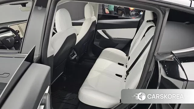 Tesla Model Y 2022 Черный из Кореи, фото 3