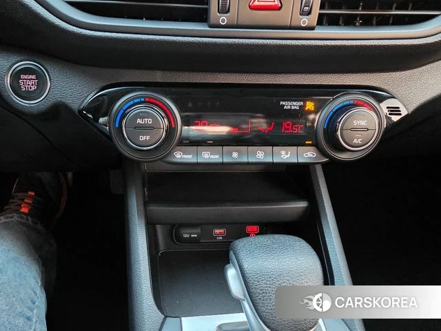 Kia The New K3 2nd generation 2022 Белый из Кореи, фото 3