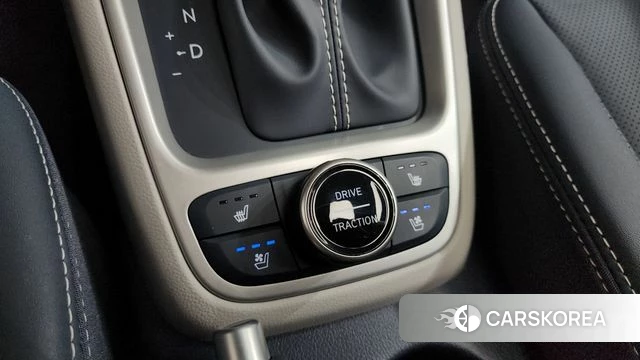 Hyundai Venue 2025 Белый из Кореи, фото 3