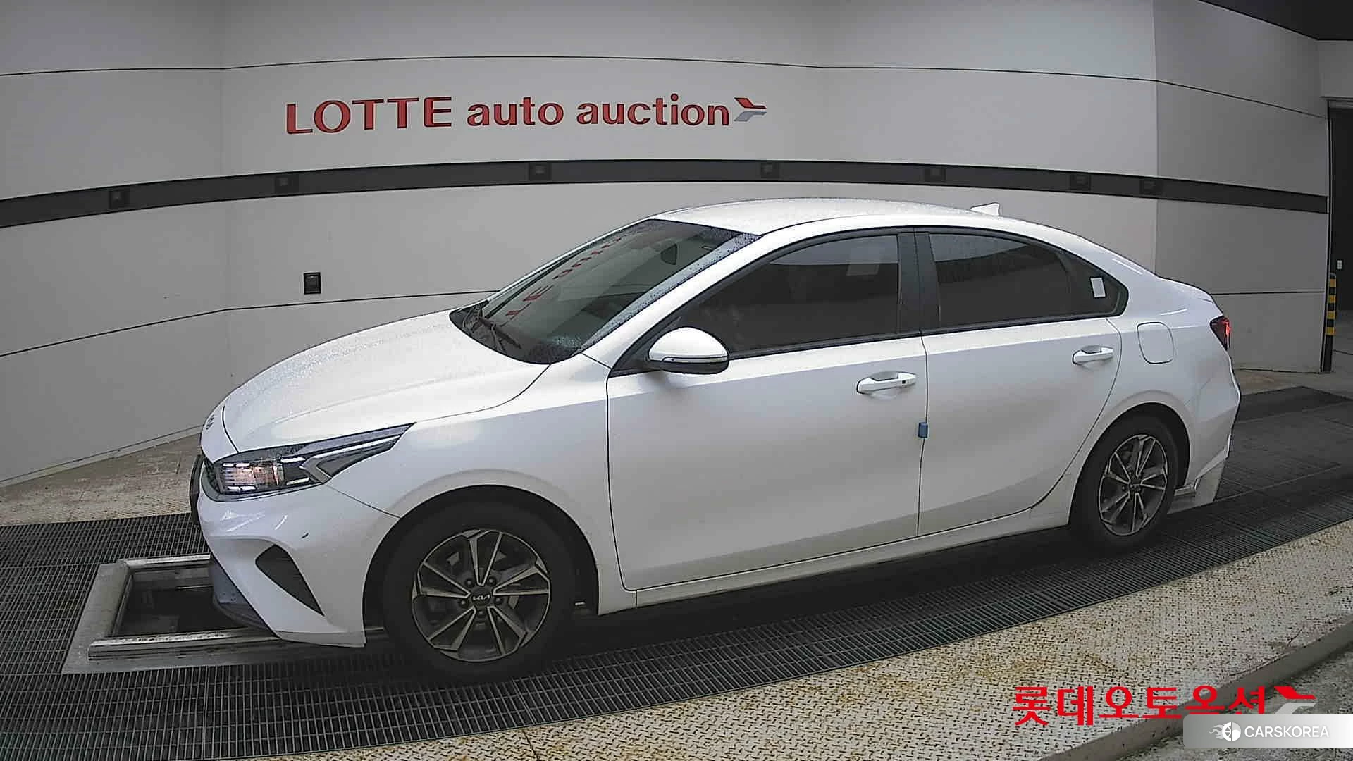 Kia K3 2022 Белый из Кореи, фото 3