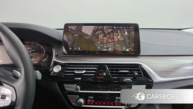 BMW 6 Series GT (G32) 2022 Серебристо-серый из Кореи, фото 3