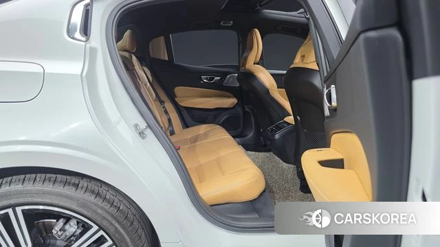 Volvo S60 3rd generation 2021 Белый из Кореи, фото 3