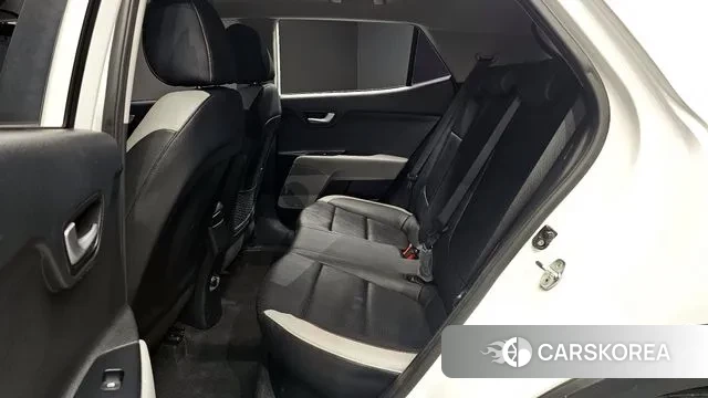 Kia Stonic 2018 Белый из Кореи, фото 3