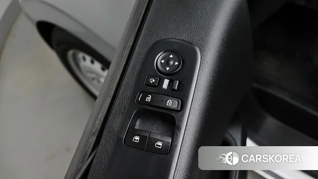 Hyundai Staria 2022 Серебряный из Кореи, фото 3