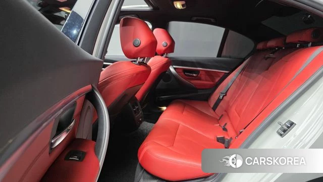 BMW 3 Series (F30) 2018 Белый из Кореи, фото 3