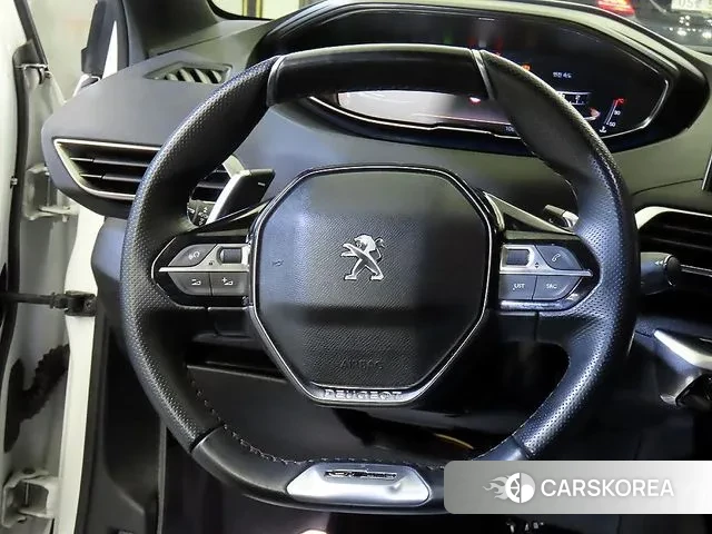 Peugeot 5008 second generation 2019 Белый из Кореи, фото 3