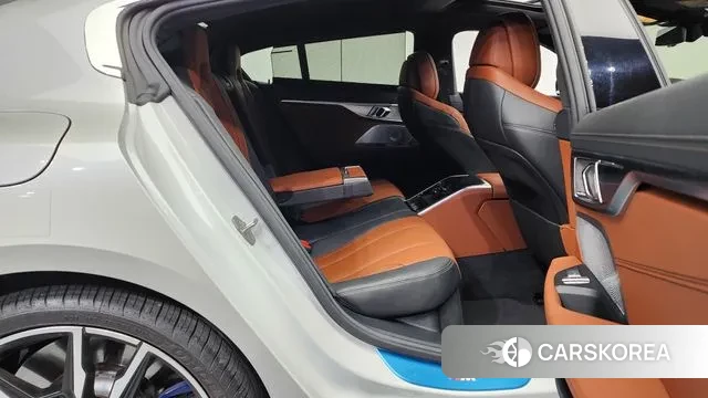 BMW 8 Series (G15) 2023 Белый из Кореи, фото 3