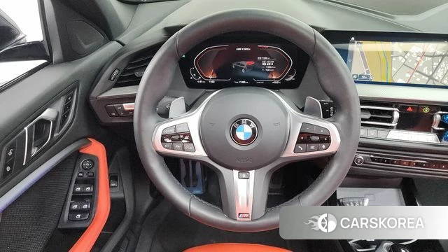 BMW 1 Series (F40) 2024 Черный из Кореи, фото 3