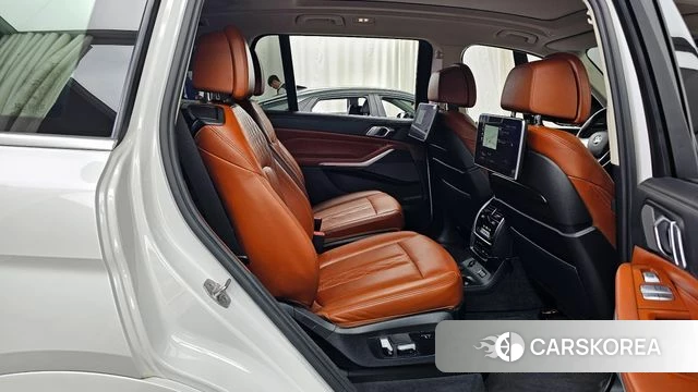 BMW X7 (G07) 2022 Белый из Кореи, фото 3