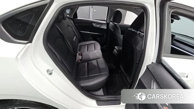 Kia The New K3 2nd generation 2021 Белый из Кореи, фото 3