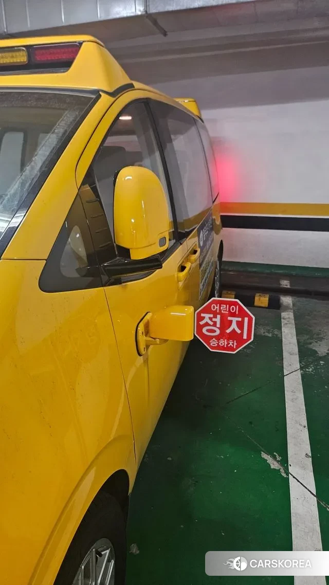 Hyundai Staria 2022 Желтый из Кореи, фото 3